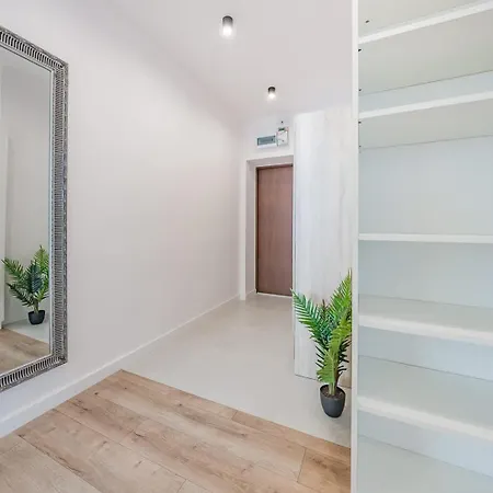 Family Ideal Place For Remote Working & By Renters דירה *